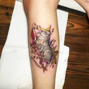 小腿彩色可爱老鼠纹身图案